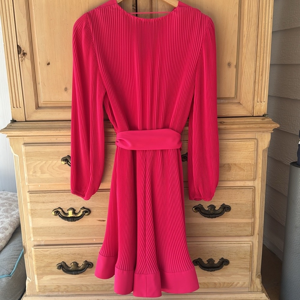 NWOT MILLY Women Liv Pleated Tie-Waist Long Sleeve V-Neck Pink Mini flare Dress - Picture 3 of 7